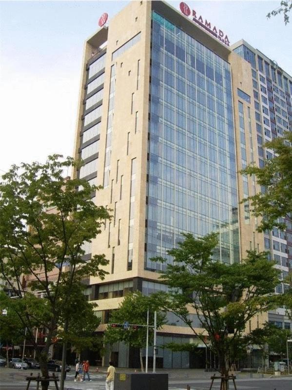 Ramada Plaza By Wyndham Gwangju Hotel Kvangdzsu Kültér fotó